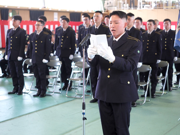 「立派な自衛官に」　陸自福知山駐屯地 入隊式に候補生35人